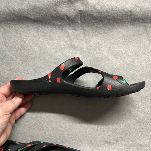 NWOT Crocs Womens Kadee II Cherry Pattern Sandals Size 10 - Picture 13 of 13